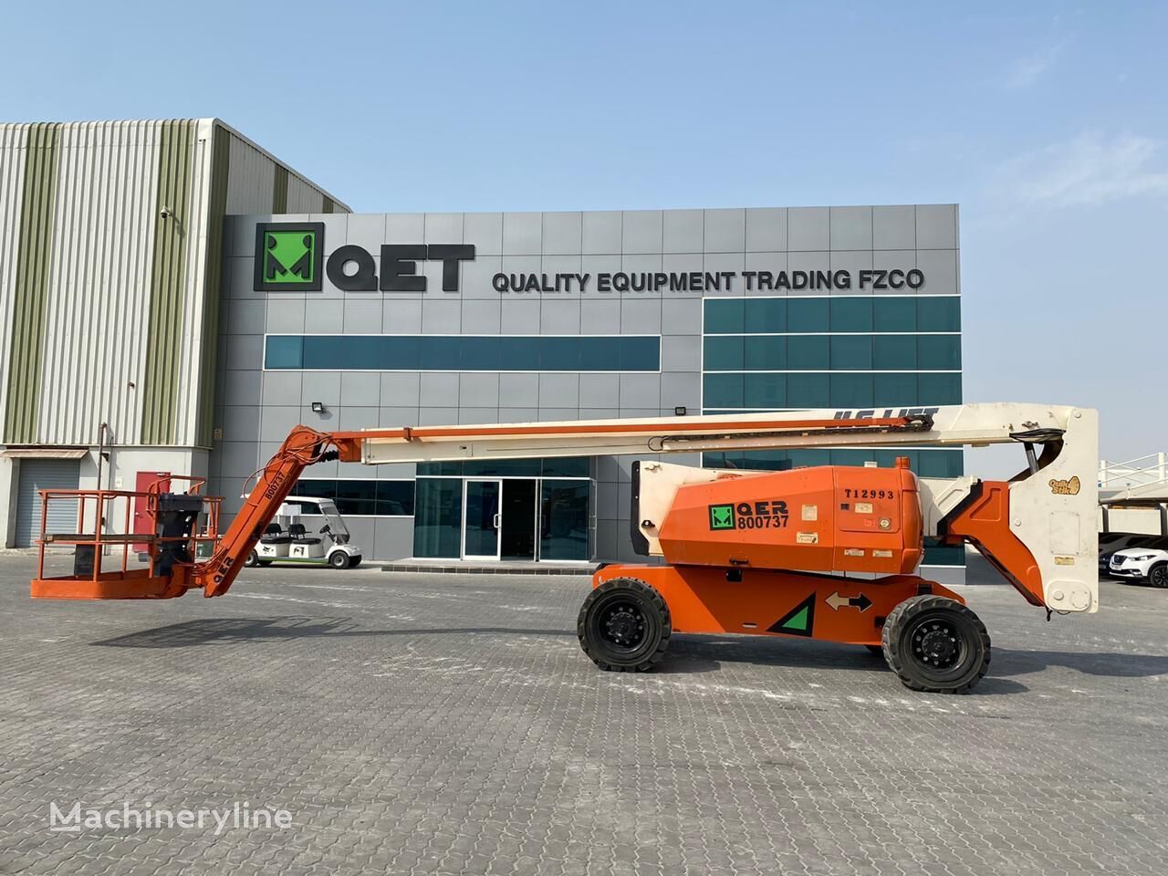 JLG 800AJ articulated boom lift