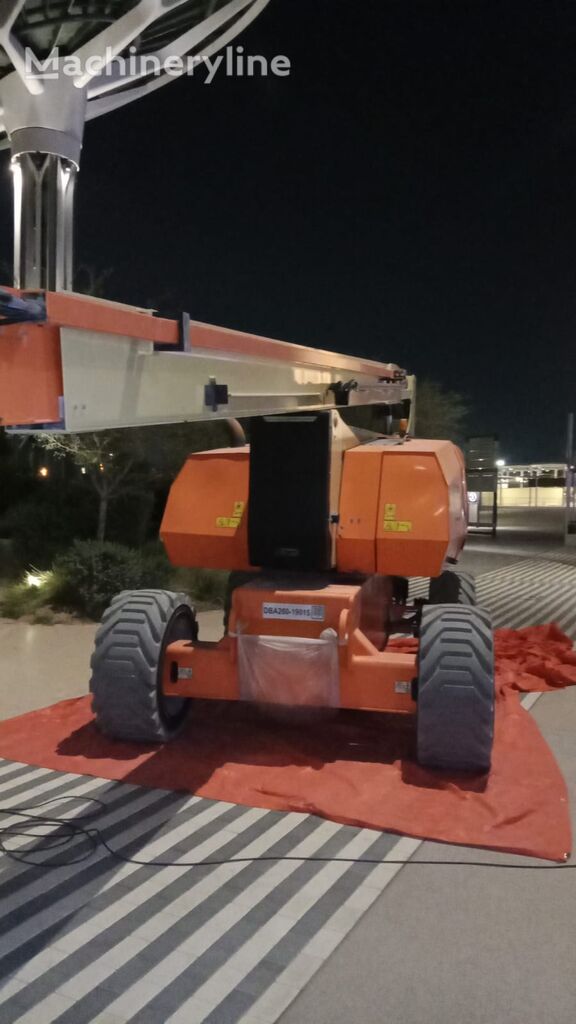 коленчатый подъемник JLG 800AJ