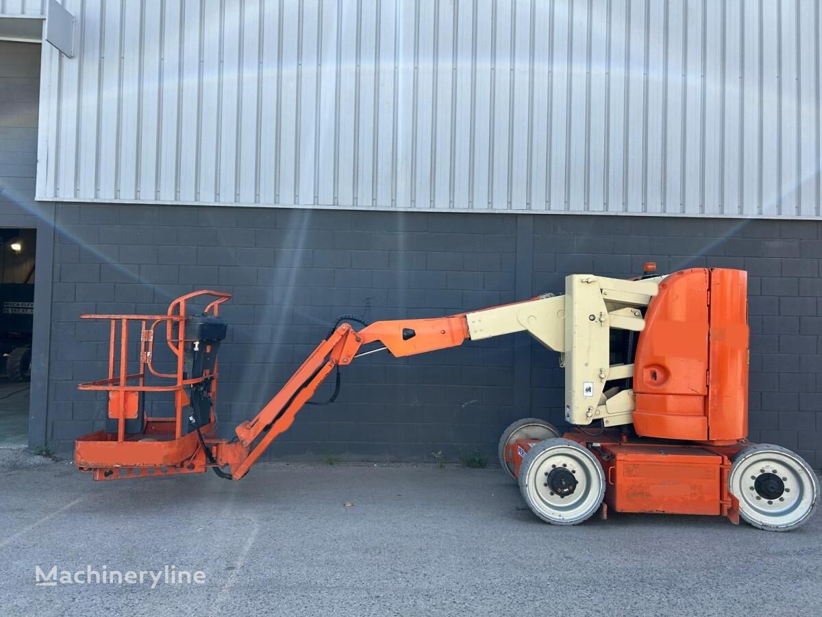 JLG E300AJ articulated boom lift