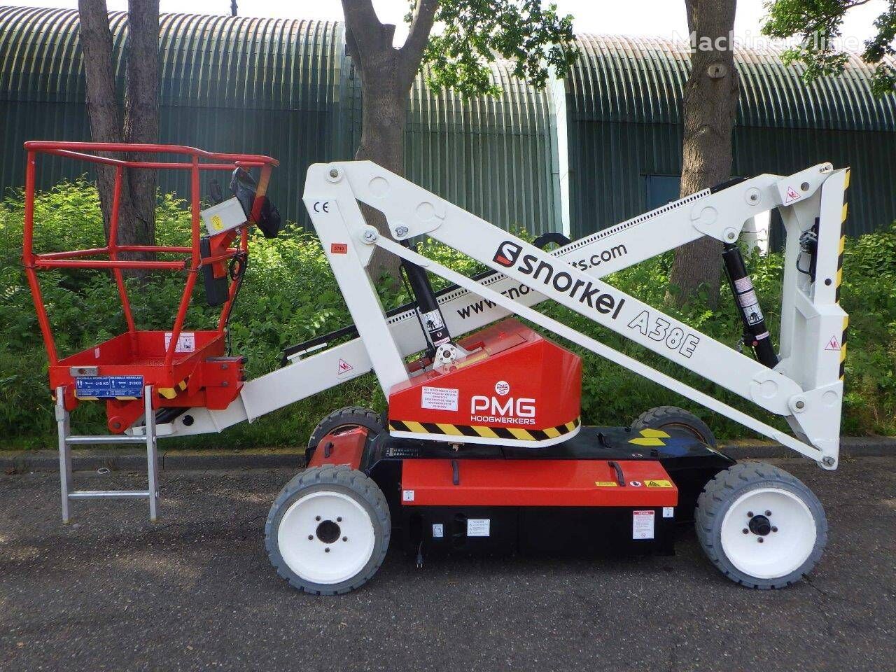 Snorkel A38E articulated boom lift