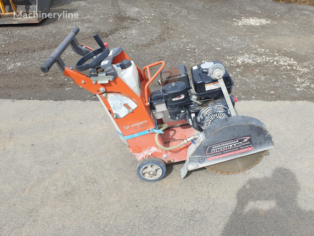 ماكينة قطع الأسفلت Husqvarna FS 400 LV