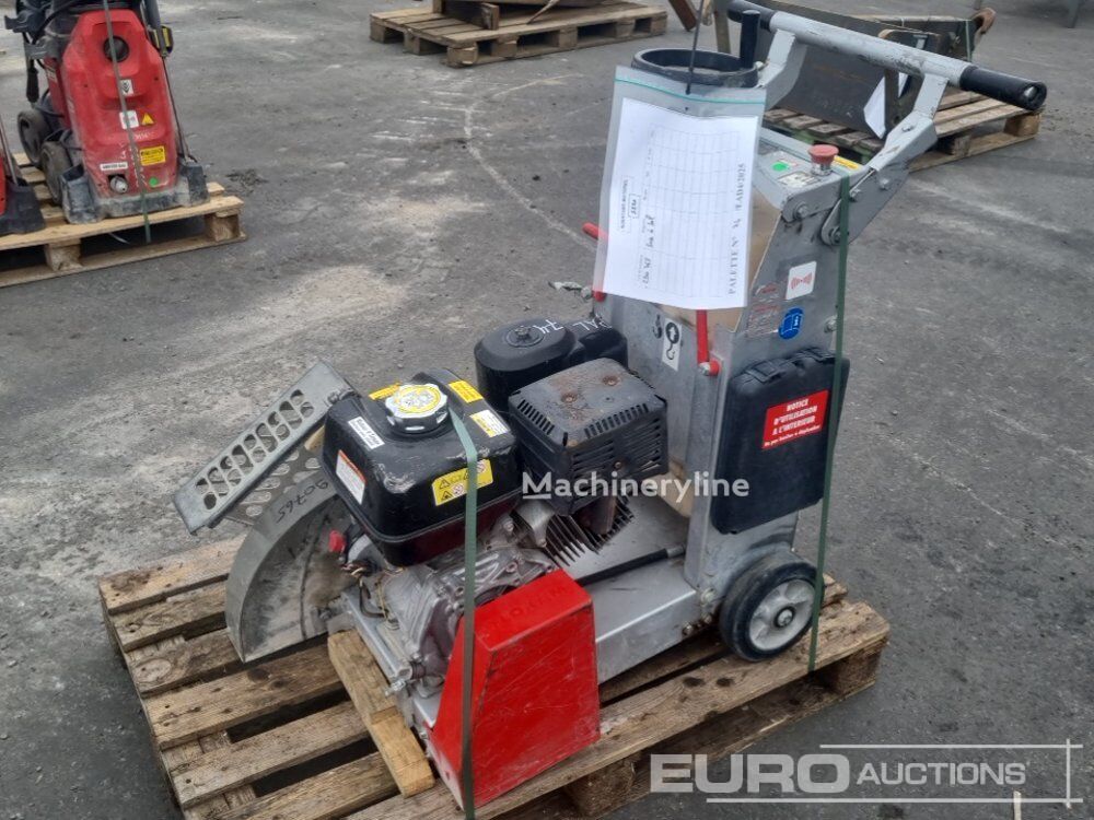 Scie à sol Husqvarna FS400LV à vendre | Machineryline MA Scie à sol Husqvarna FS400LV - Machineryline