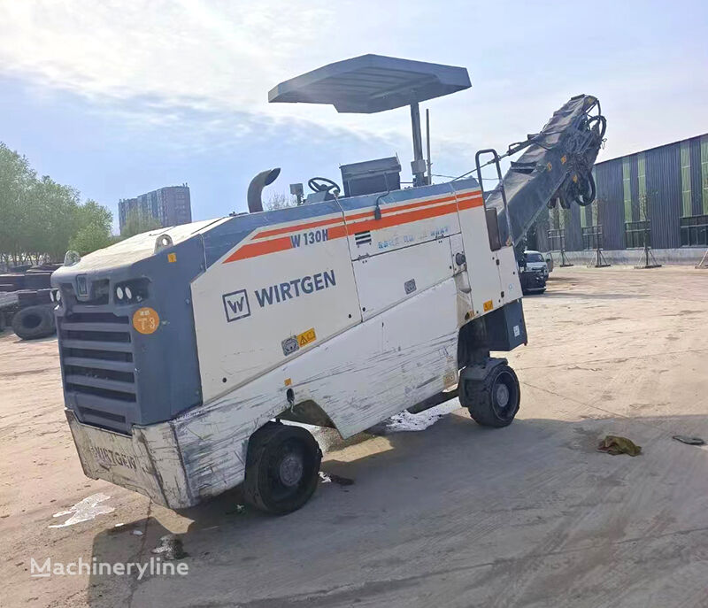 ماكينة لصقل الأسفلت Wirtgen W130H