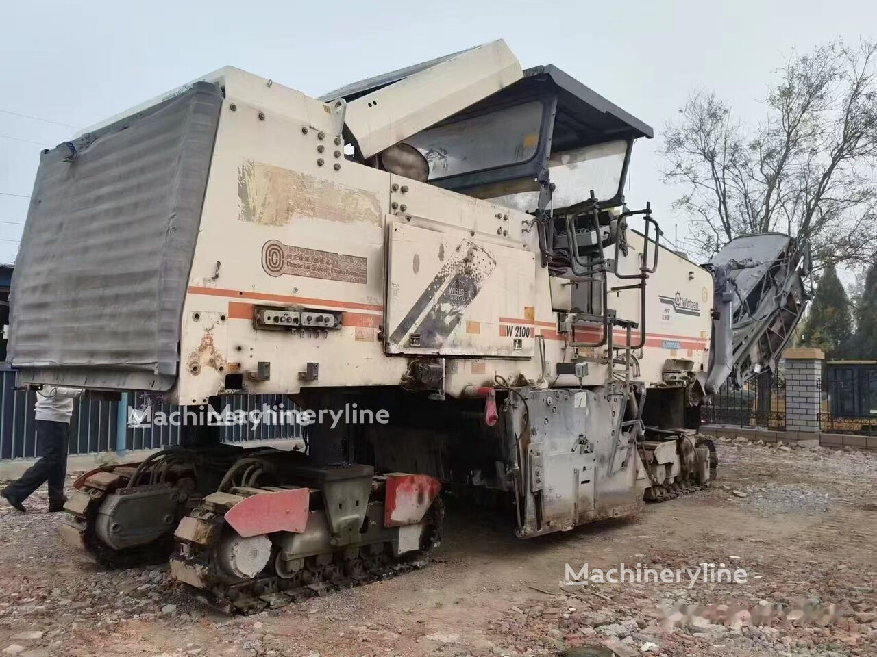 Wirtgen W2100 asphalt milling machine for sale | Machineryline SG Wirtgen W2100 asphalt milling machine - Machineryline