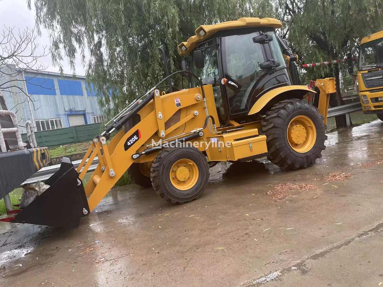 CAT 420E backhoe loader