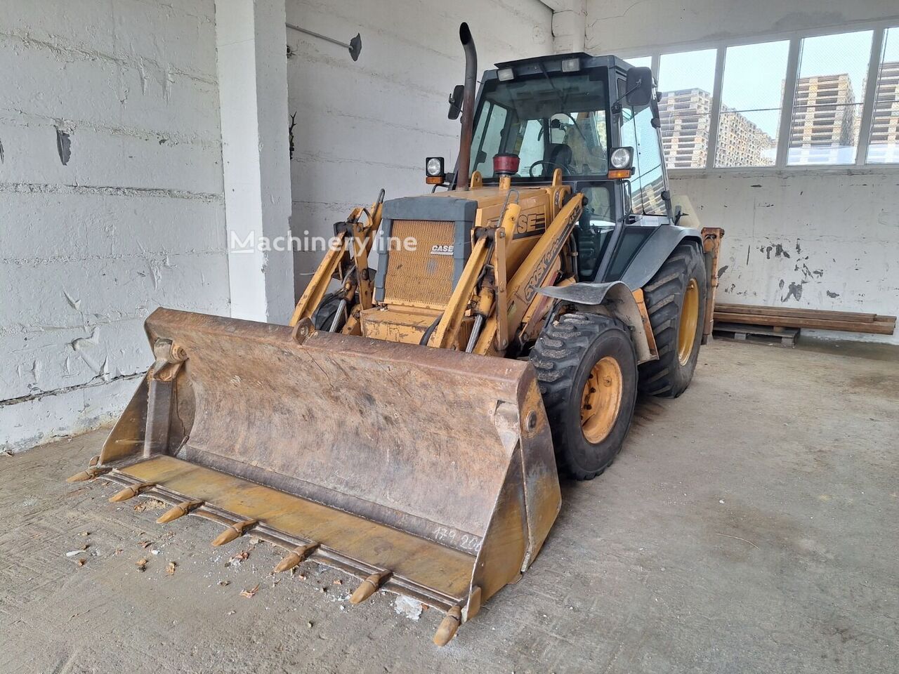 Case 580 K 4X4 backhoe loader - Machineryline