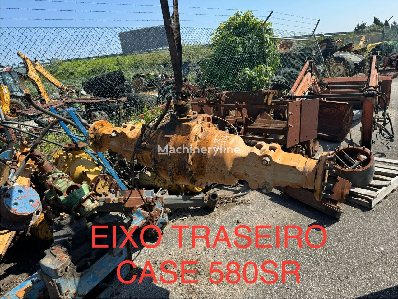 buldoexcavator Case 580SR în bucăți