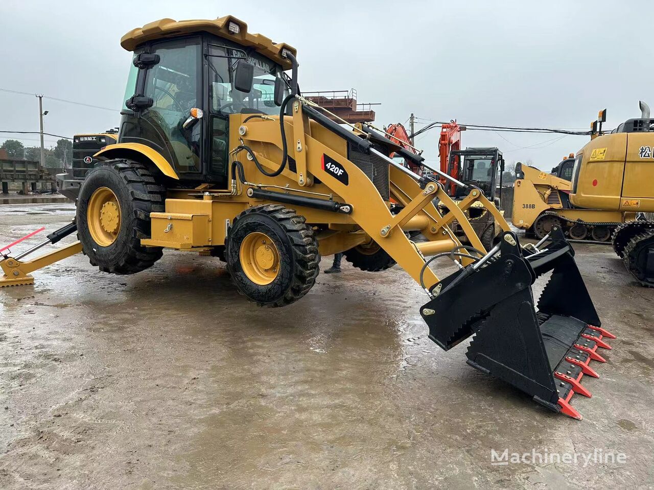 Caterpillar 420F backhoe loader