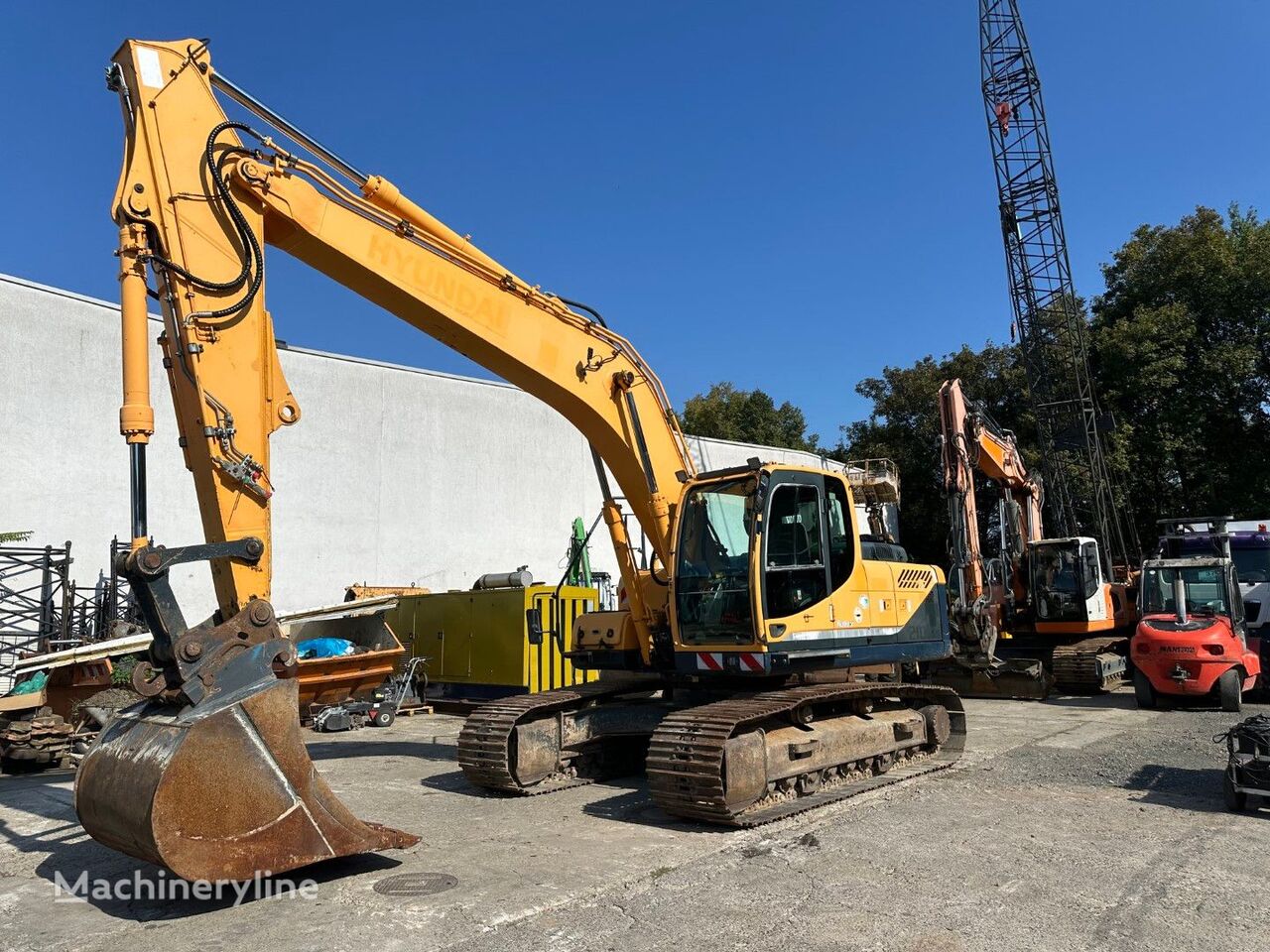 Hyundai Robex 210 LC-9 backhoe loader