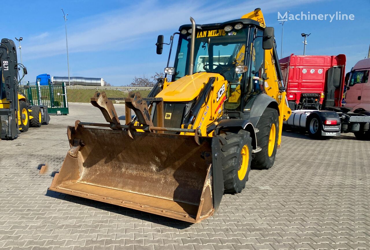 JCB 3CX backhoe loader