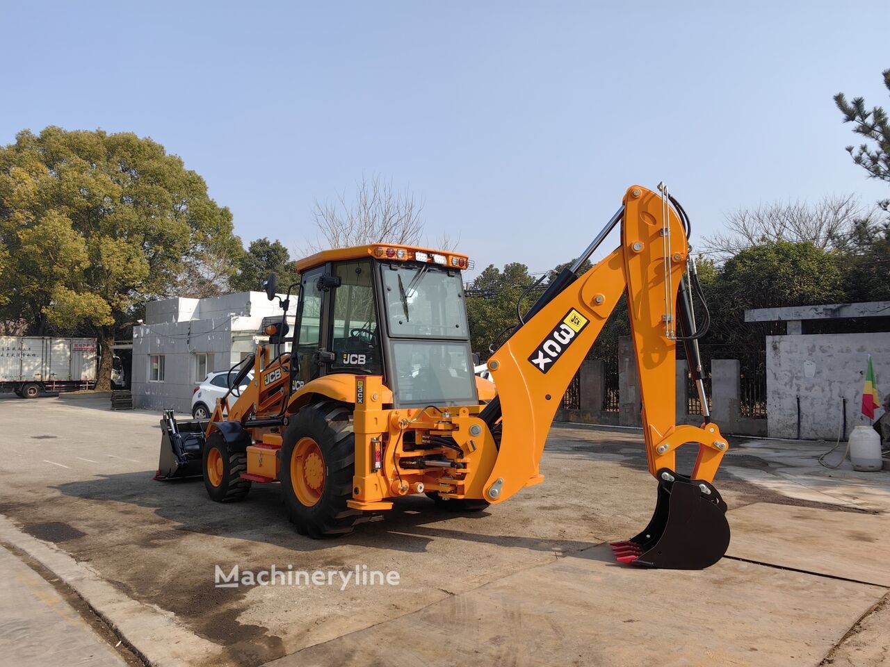 new JCB 3CX backhoe loader