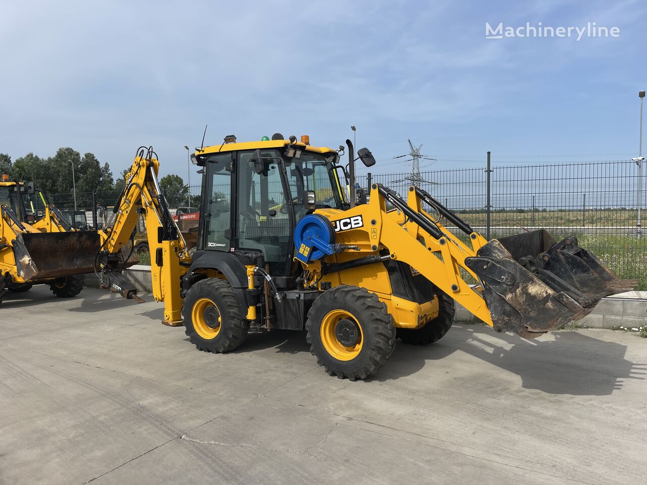 JCB 3CX / compact with hammer  backhoe loader