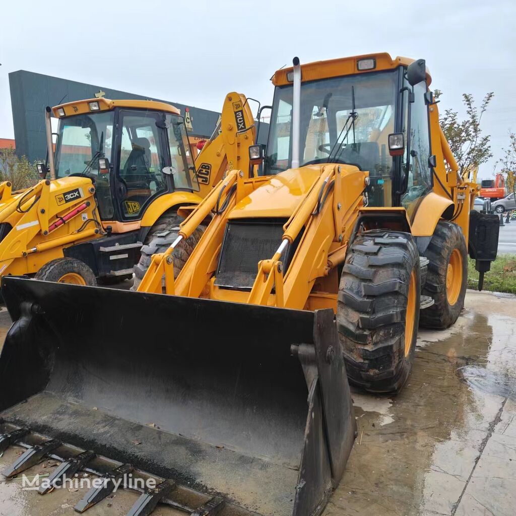 JCB 4CX backhoe loader