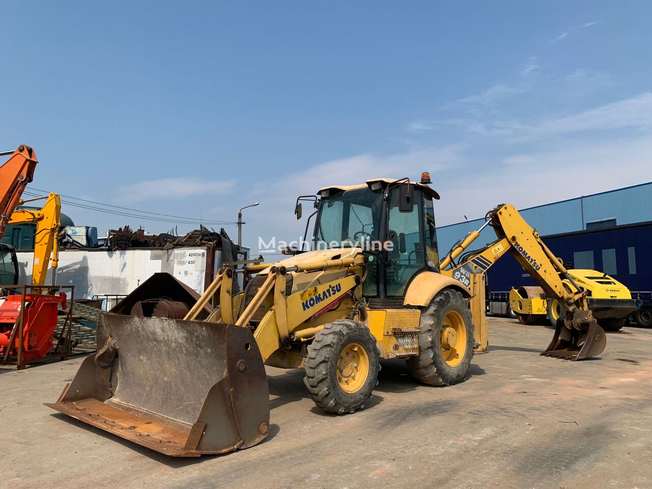 Komatsu WB93R-2 backhoe loader