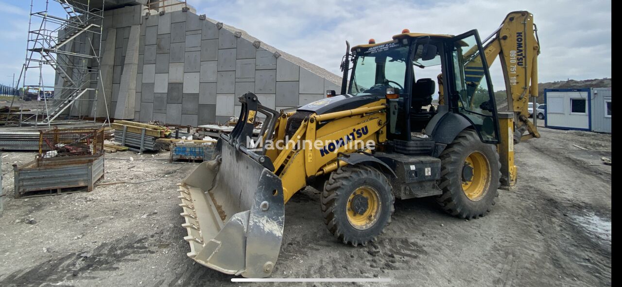 Komatsu WB93R - R8 backhoe loader