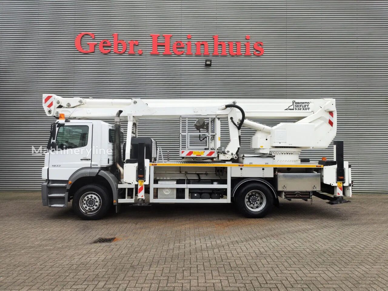 Bronto Skylift S32XDT Mercedes benz Axor 1833 4x2 autohoogwerker