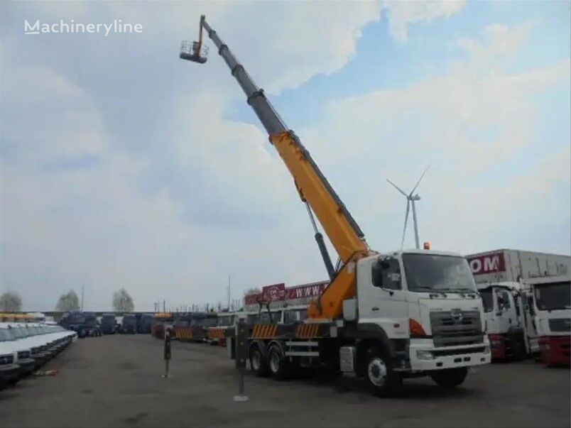 Hino 700 3441 6X4	Emelőkosaras 22,8m bucket truck