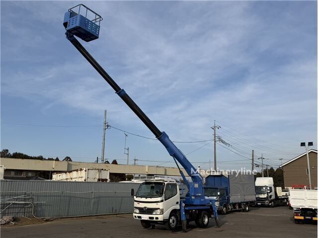 Hino DUTRO nostolava-auto - Machineryline