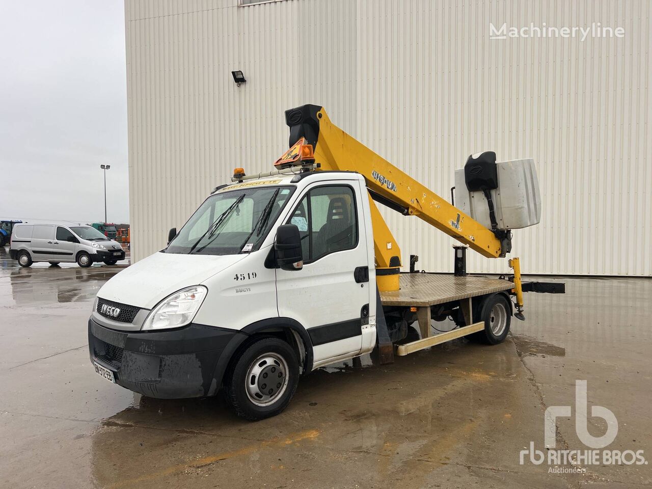 autobokštelis IVECO 35C11 2010 Socage T318 18 m on Camion