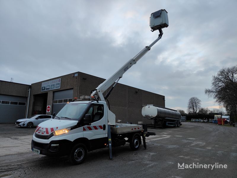 IVECO DAILY 35S12-FE plataforma sobre camión