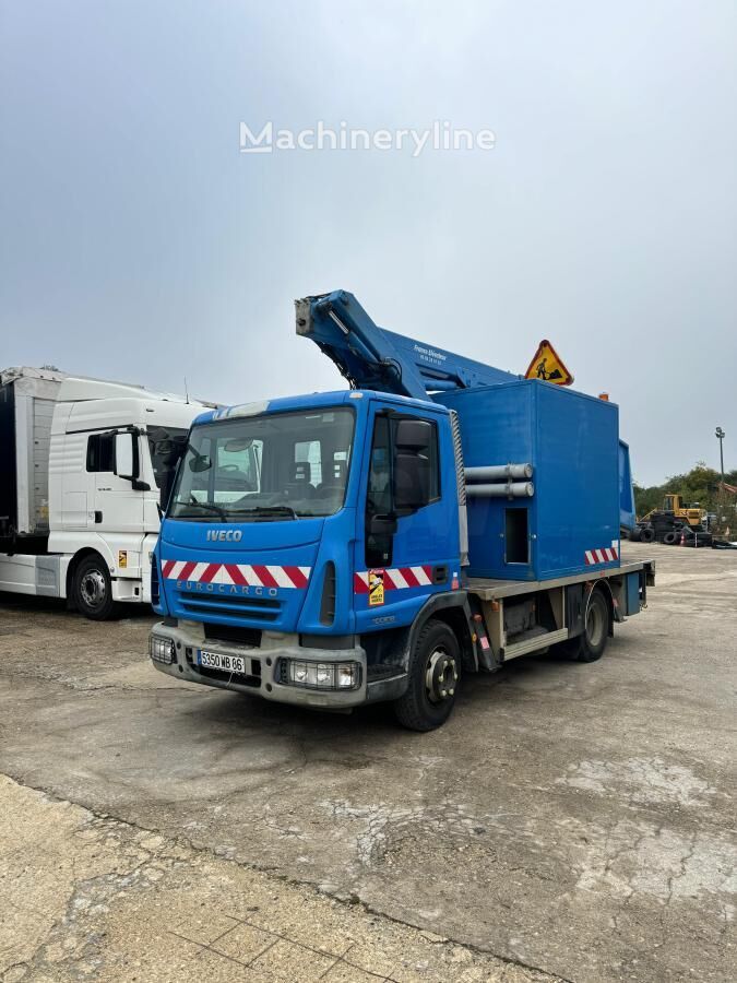 IVECO Eurocargo 100E19 plataforma sobre camión