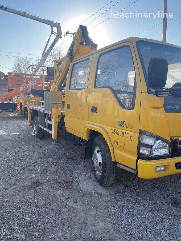 camion nacelle Isuzu