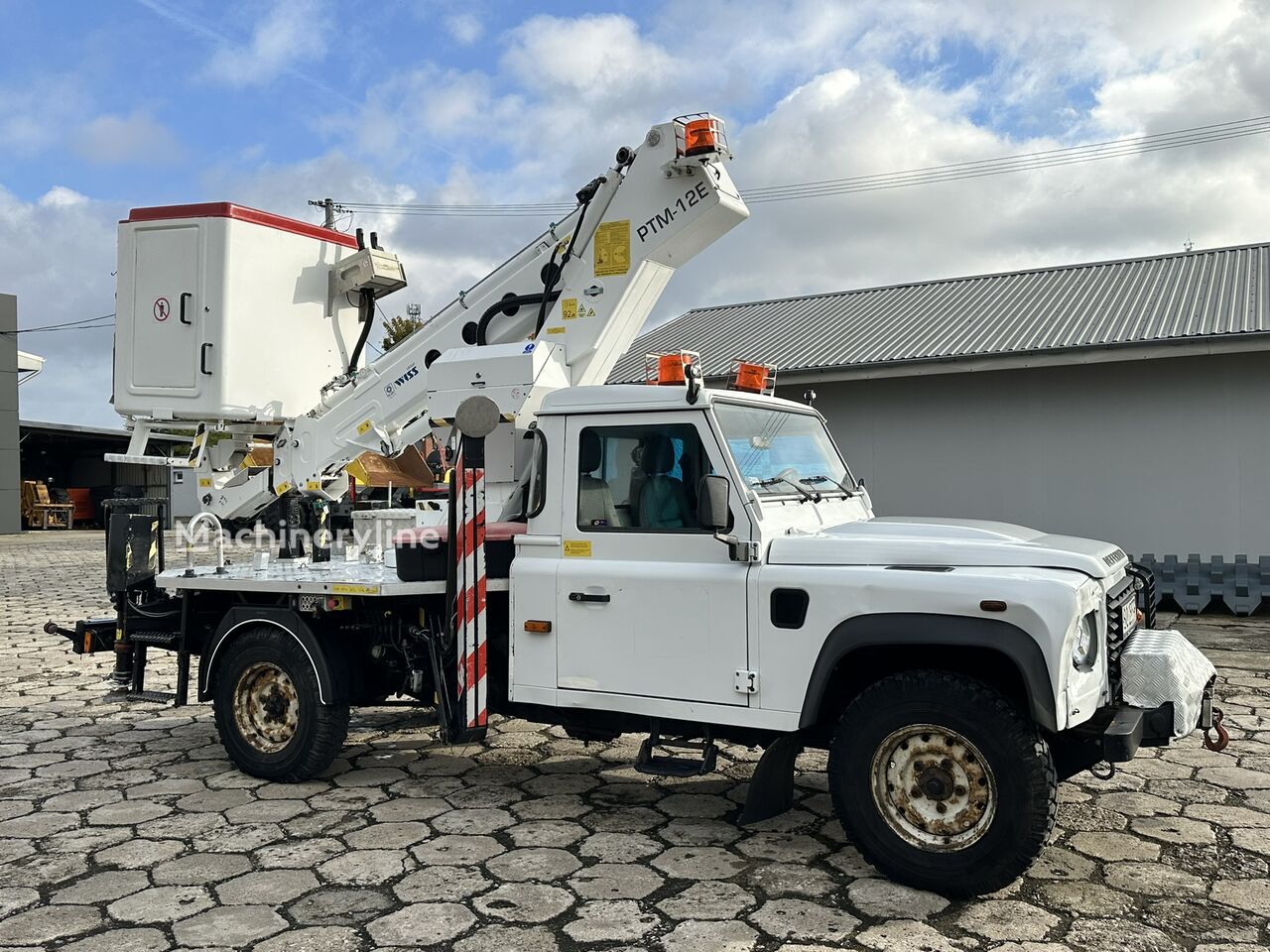 بيع رافعة السلة التلسكوبية Land Rover Defender | Machineryline AE رافعة السلة التلسكوبية Land Rover Defender - Machineryline