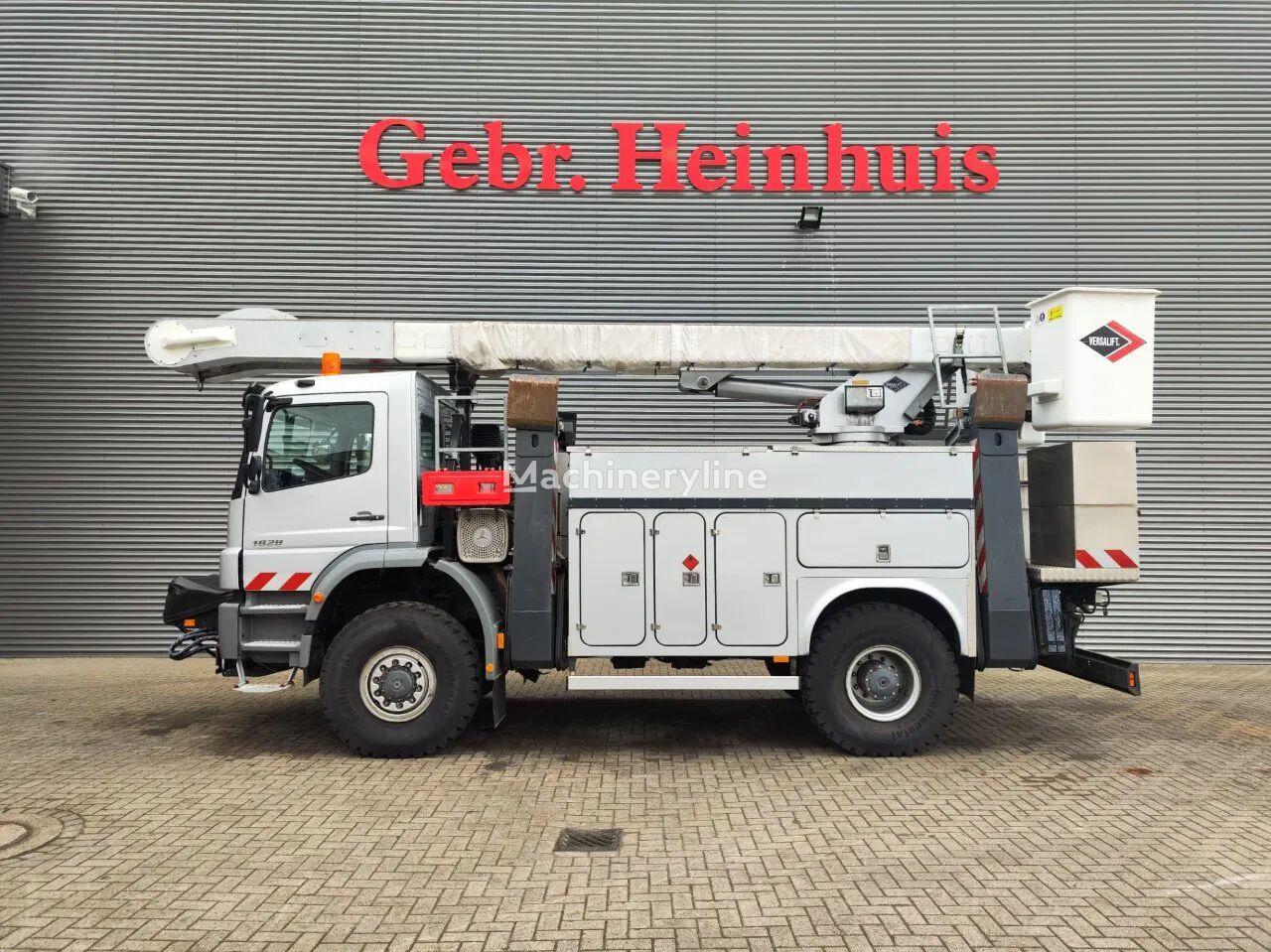 autobokštelis Mercedes-Benz Axor 1824 4x4 Versalift VO-355-MHI Winch 69 kV Topcondition Germ