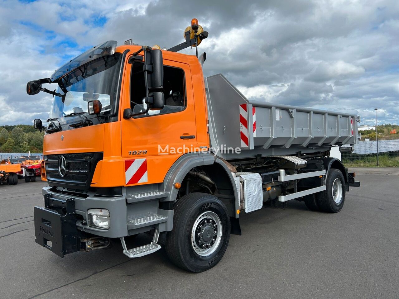 Mercedes-Benz Axor 1829 A bucket truck