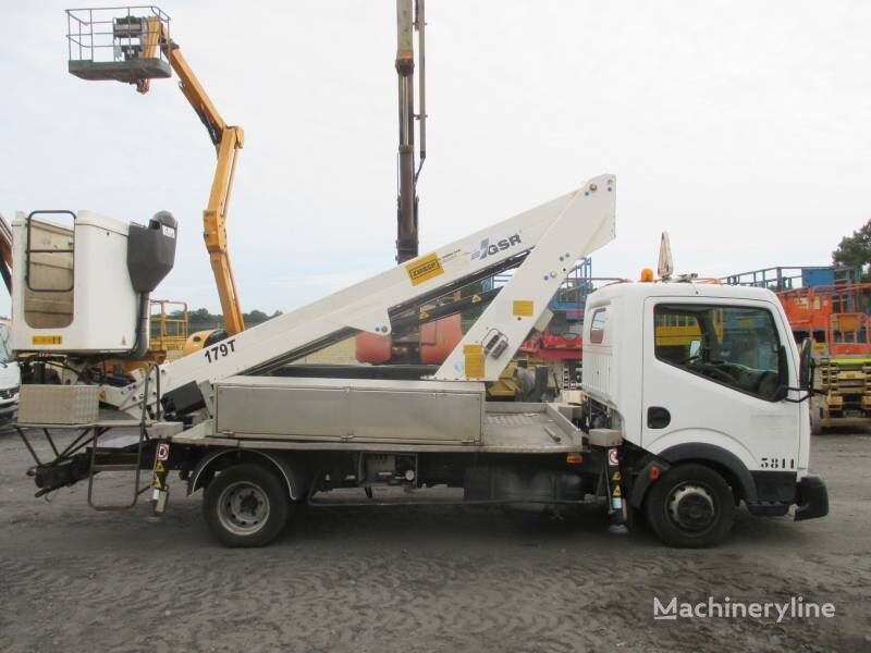 Nissan bucket truck