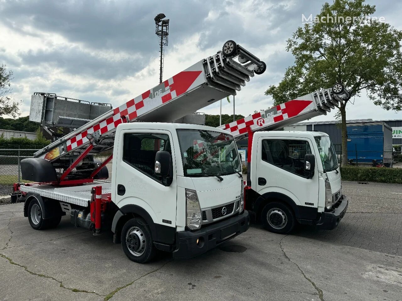 Nissan 3X UNIT CABSTAR 35.13 + LIFT 25 METER + REMOTE CONTROL EURO 6 plataforma sobre camión