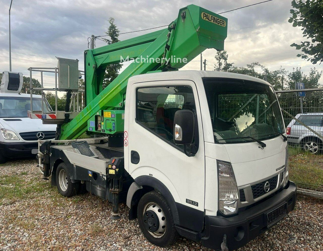 Nissan Cabstar auto dizalica s korpom - Machineryline