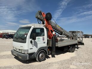 nacelă pe camion Nissan Cabstar