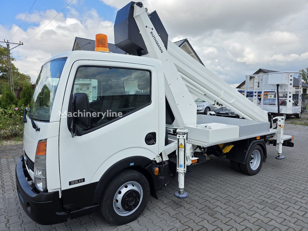 Nissan Cabstar 35.11 bucket truck - Machineryline