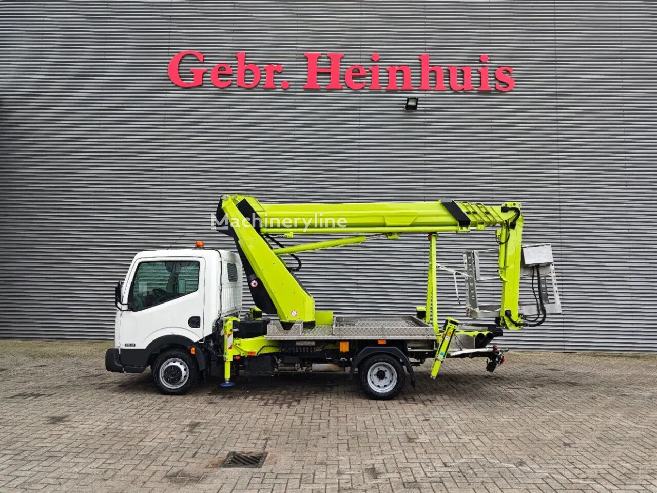 Автовышка Nissan Cabstar 35.12 Unfallschäden! - Machineryline