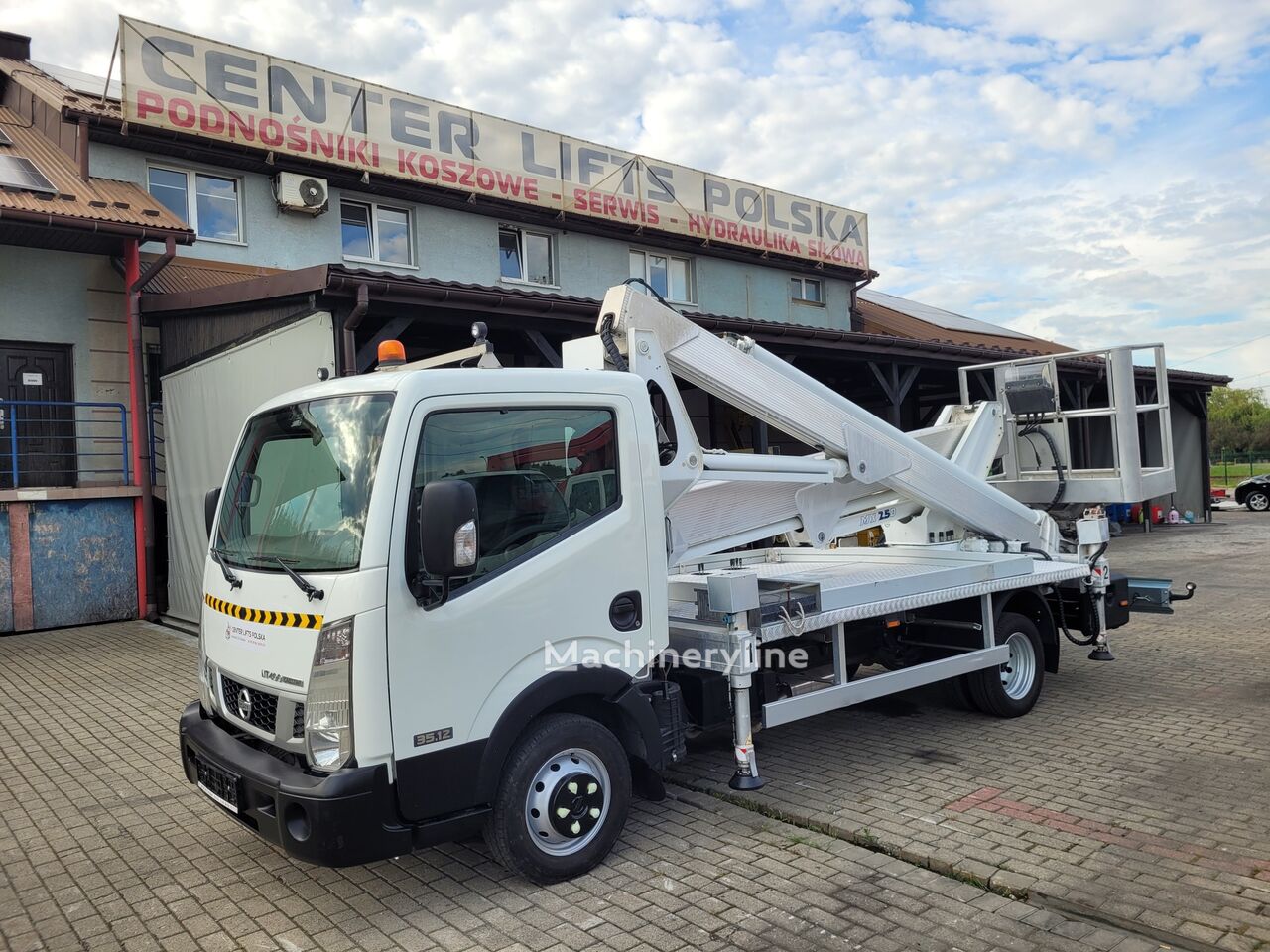 Camion nacelle Nissan Cabstar NT400 - Machineryline