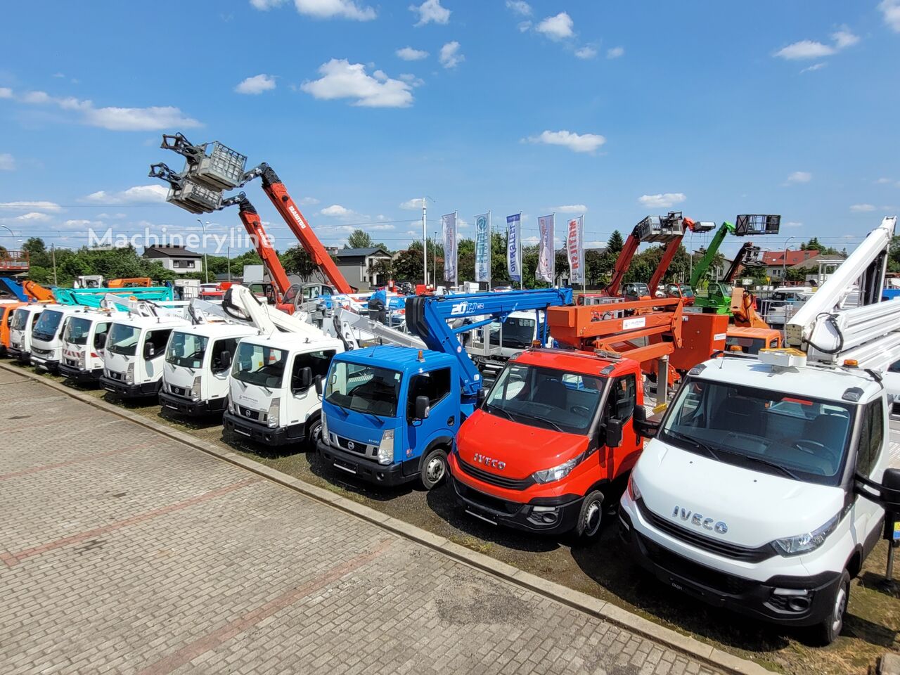 رافعة السلة التلسكوبية Nissan NT400 - Machineryline