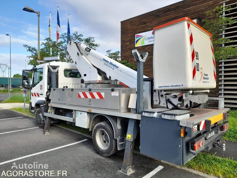 Renault D bucket truck