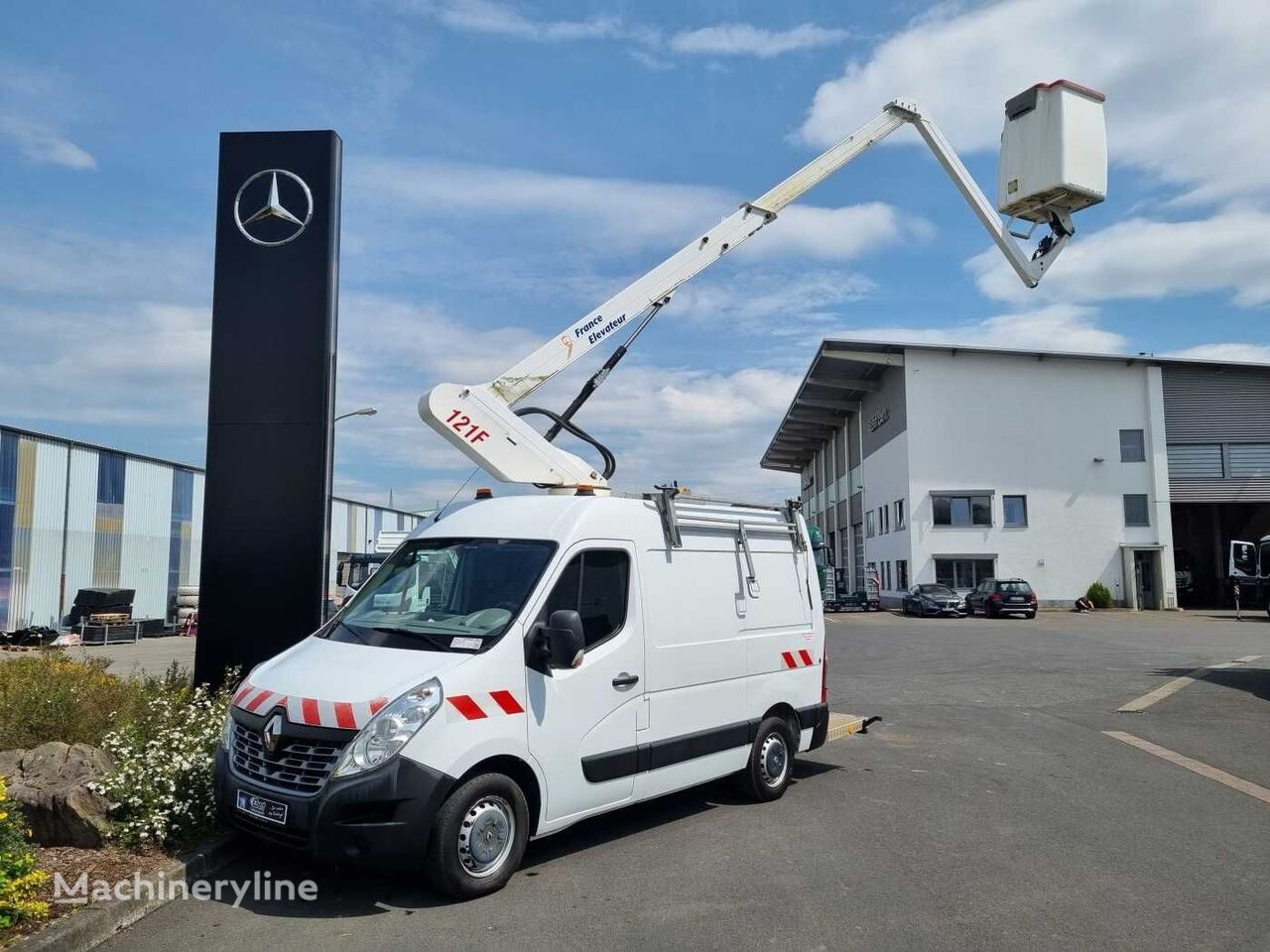 Renault Master 2.3 dCi / France Elevateur 121FCC, 12,5m kosaras autó