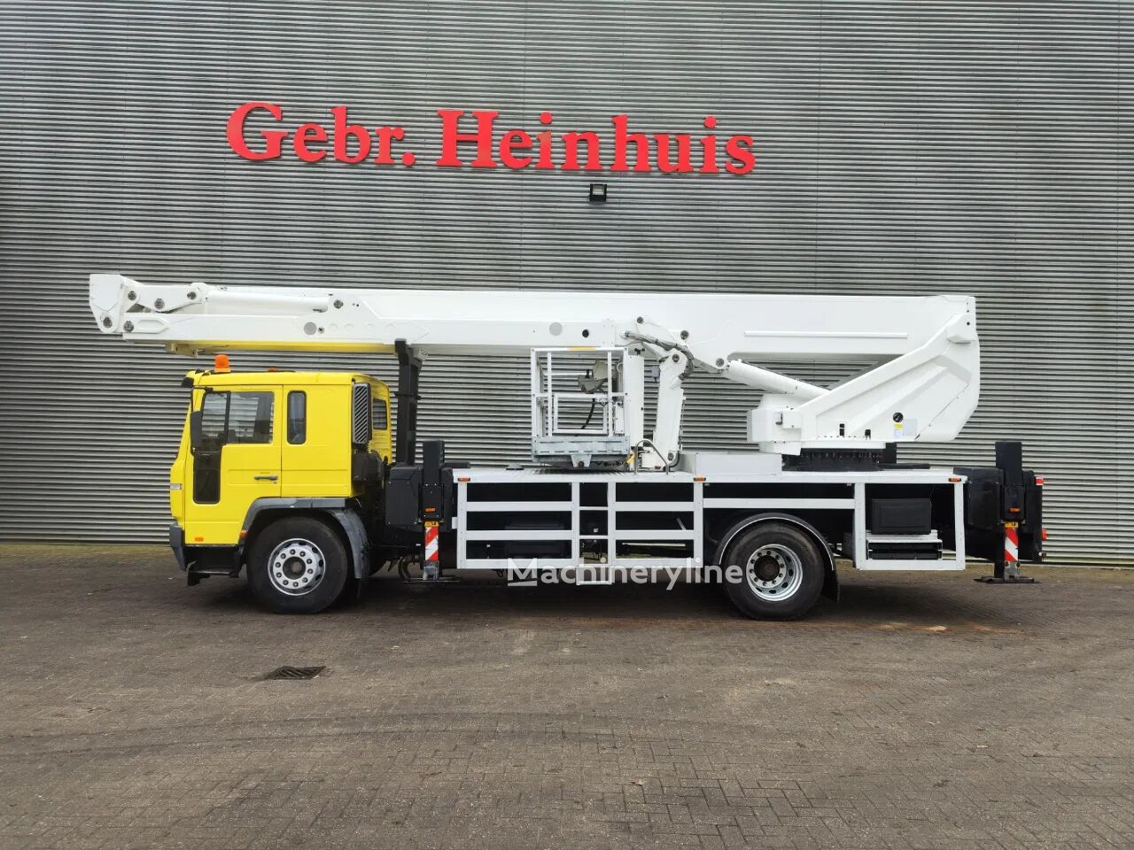 camion nacelle Volvo FL 250 4x2 Bronto Skylift S46 XDT