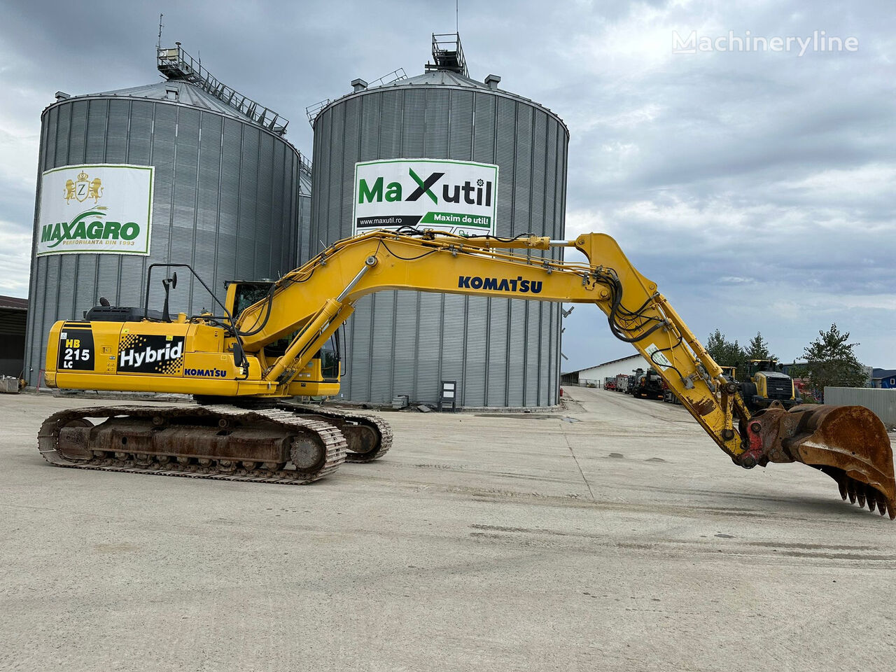 máy xúc gầu quay Komatsu HB21C Hybrid Excavator