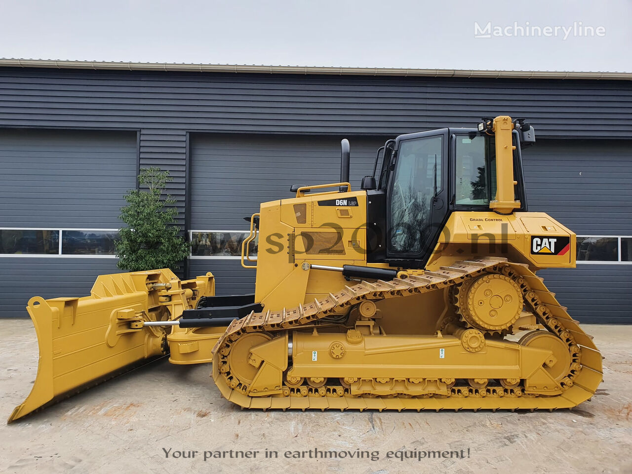 bulldozer CAT D6N LGP