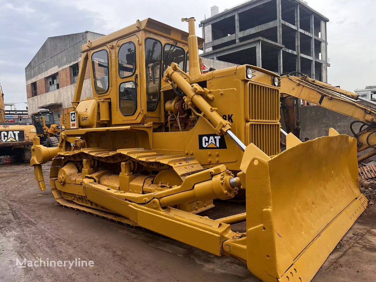 bulldozer CAT D8K