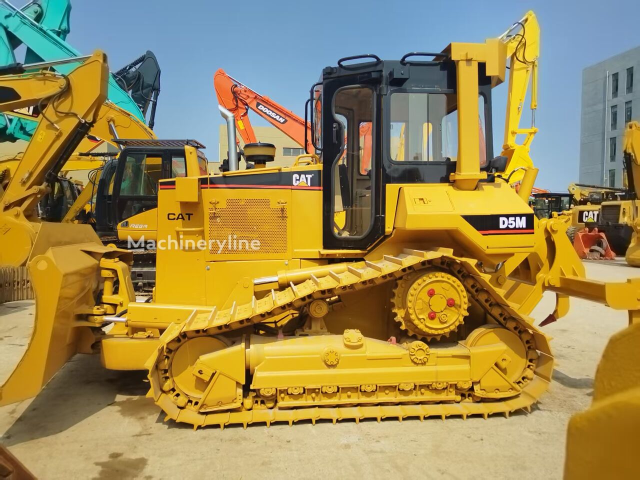 Venta de Caterpillar CAT D5M BULLDOZER | Machineryline CO Caterpillar CAT D5M BULLDOZER - Machineryline