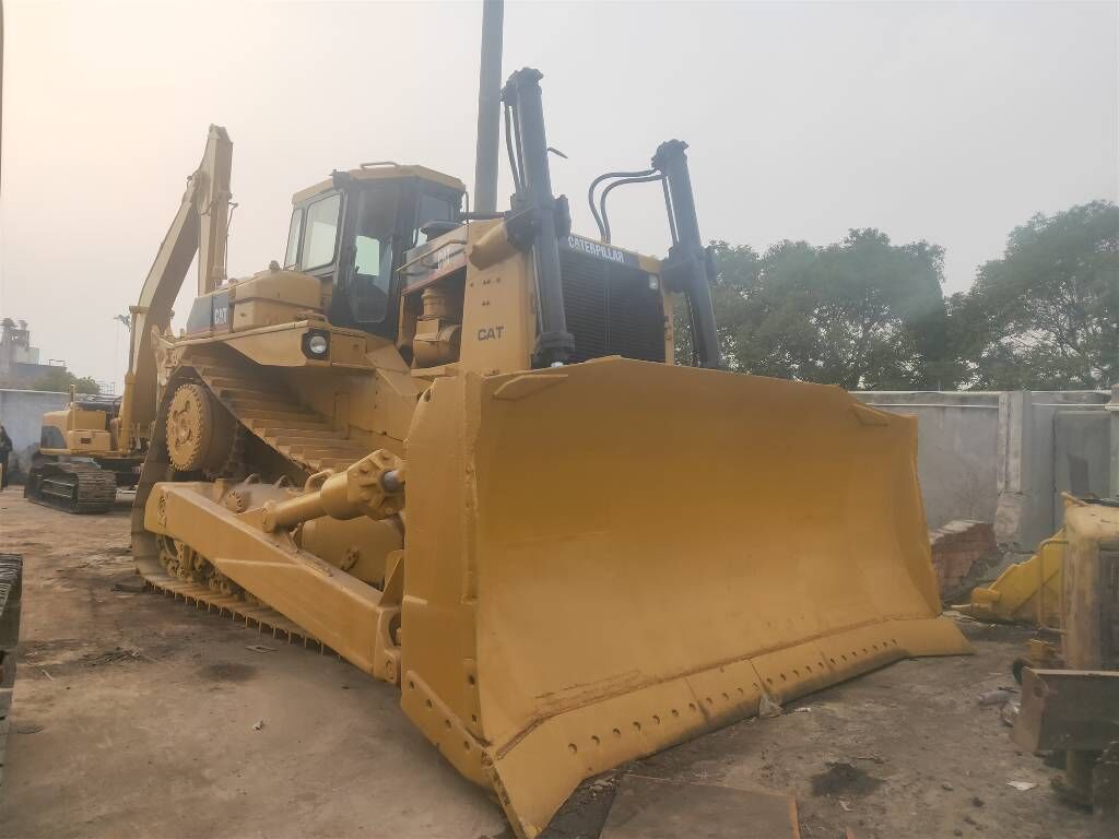 Caterpillar D 9 N bulldozer