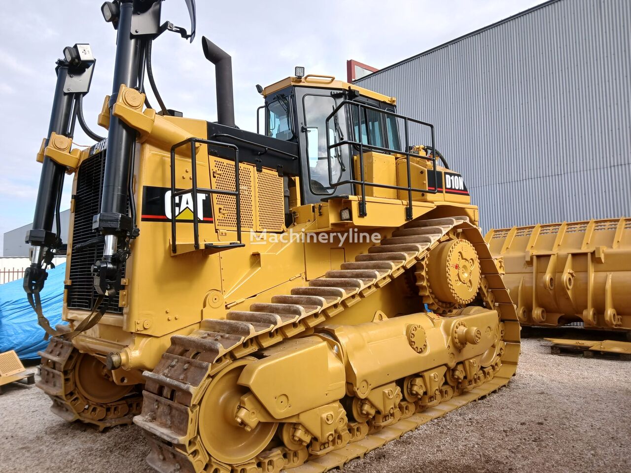 Caterpillar D10N bulldozer