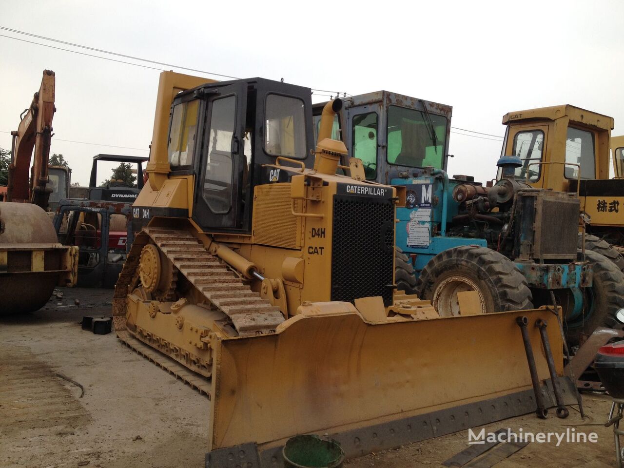 bulldozer Caterpillar D4H