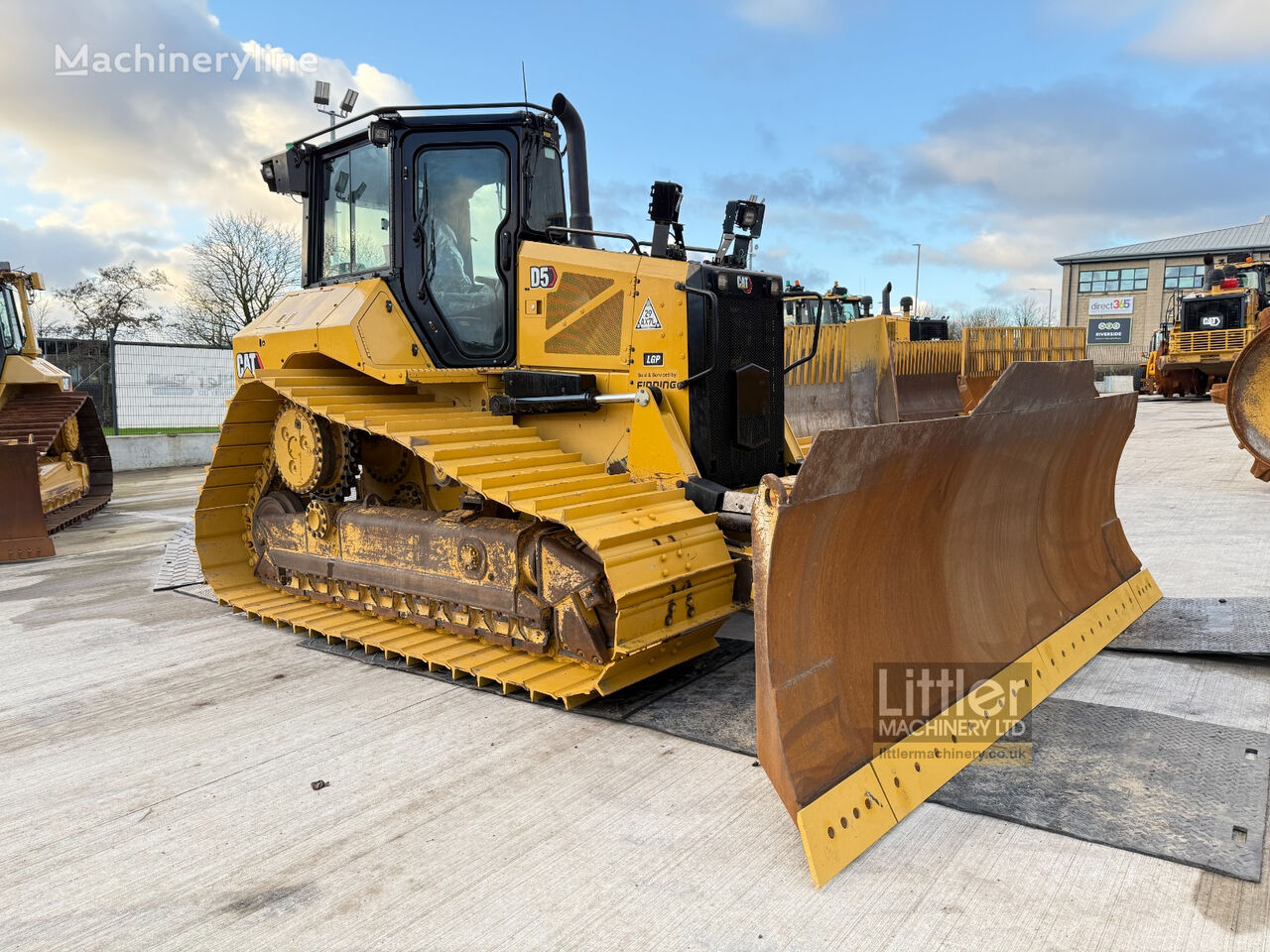 Caterpillar D5 LGP bulldozer