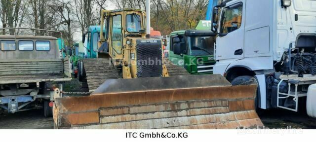 Caterpillar D5H buldozers