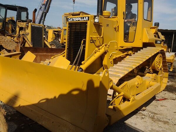 Caterpillar D5H bulldozer